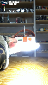 ไฟ LED แคมป์ฉลามยิ้ม3โหมดแสงสีขาวนวลพร้อมตะขอชนิด C ไฟฉายเดินป่าแบบชาร์จได้ LY0289ให้แสงสว่างกลางแจ้งกันน้ำ