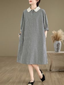 ชุดเดรสยาวลายสก็อตผ้าฝ้ายลินินทรงหลวมสบายๆ สำหรับผู้หญิงไซส์ใหญ่ในช่วงฤดูร้อน คอตุ๊กตา สไตล์ลำลอง เอวหลวม กระโปรงทรงเอ