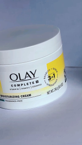 Kem dưỡng ẩm OLAY COMPLETE+ RICH MOISTURIZING CREAM 3in1 241g tăng cường nuôi dưỡng tái tạo trẻ hóa cho da khô của Mỹ