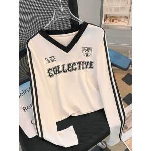 COLLECTIVE KAOS SLIMFIT WANITA KERAH V ATASAN CROP TOP