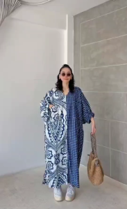 เดรสผ้าบล็อคคอทตอลอินเดีย ดีไซน์คอวีหน้า ทรงปีกค้างคาว แขนในตัวสม็อคปลายแขน ช่วงชายผ่าข้าง มีกระเป๋าล้วง+กระเป๋าอก ☆โดดเด่นเล่นลายผ้า ตัดต่อลายสวยสดใส แพทเทิร์นใส่สบาย พรางผอมเพรียว ใส่สวยๆตัวเดียวจบค่ะ **เผื่อไซส์ให้สาวอวบแล้วนะคะ❣️♡ความมีเสน่ห์ของผ้าอิน