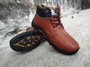 sepatu kerja pria kantor \ pabrik semi but