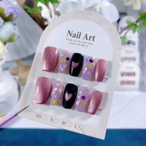 เล็บประดับรูปแมวตาหัวใจวาดด้วยมือทำจากเนื้ออะคริลิก ซึ่งสามารถถอดได้ เล็บสวมใส่สำหรับผู้หญิง งานฝีมือ DIY