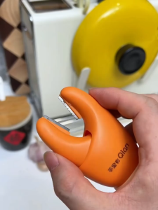 2026 New 2-in-1 Magnetic Crab Claw Garlic Peeler Ginger Scraper Handheld Anti-Cut Garlic Skin Remover Tool for Removing Garlic Skins and Stems