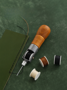 เครื่องเย็บแบบมือถือ DIY สำหรับงานฝีมือ เย็บหนัง ซ่อมรองเท้า หมุดเย็บ 4885 ชิ้น อุปกรณ์เย็บปักผ้าในบ้าน