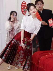 ชุดแต่งงานสีแดง ชุดกี่เพ้า ชุดกี่เพ้าจีนใหญ่ ชุดกี่เพ้าสองชิ้นสำหรับฤดูร้อน ชุดกี่เพ้าจีนใหม่ ชุดกี่เพ้าจีนแบบลำลองสำหรับฤดูร้อน