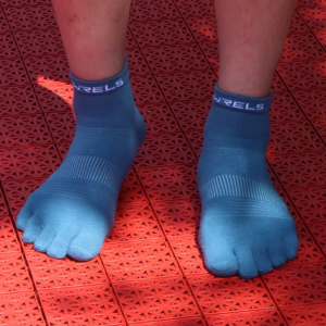 WRELS Sports Toe Socks Breathable Wear-Resistant Quick-drying Running Marathon Competition Mid-tube