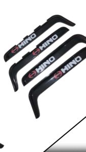 Vè che mưa gắn xe tải Hino 500 FC FG FL_vè che mưa gắn xe tải hino 500 nhựa dẻo đen có khoét và không khoét gương  có sẵn keo dán giá 1 cặp.