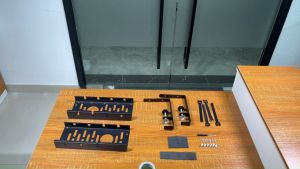 giá đỡ ổ cắm điện，giá đỡ ổ điện，Giá đỡ treo Ổ cắm điện  Khay Sắp Xếp Dây Có Thể Thu Vào Để Bàn Khay Cáp Không Khoan Giỏ Để Quản Lý Dây Quản Lý Cáp Kim Loại Chắc Chắn Dưới Bàn Có Kẹp Cho Gia