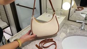 1805 ( READY STOCK ) PU SLING BAG EU FASHION HOUSE