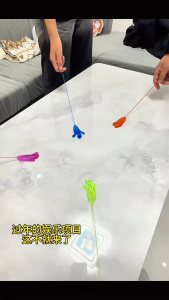 Stretchy sticky hand toy/wall-crawling sticky palm toy/creative prank toy/party prop/gift