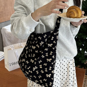 กระเป๋าผ้าใบลายดอกไม้ขนาดใหญ่แบบสะพายไหล่แบบลำลองสำหรับเดินทาง กระเป๋าผ้าใบสไตล์เกาหลีและญี่ปุ่น ความจุขนาดใหญ่ น้ำหนักเบา กระเป๋าสะพายข้างแบบลำลอง