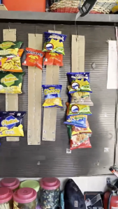 10Pcs Convenience Store Shelf Snack Displaying Strips Hanger / Food Storage Hanging Display Strips with Hooks