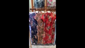 Ready Stock 新年旗袍 CNY Vintage Fashionable Faux Silk Red Midi Cheongsam 1050-28 復古時尚絲綢紅色中長旗袍