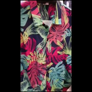 Kemeja Fullprint Motif Daun: Pilihan Elegan untuk Acara Sehari-hari