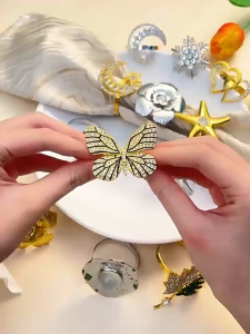 Metal Napkin Ring Delicate Napkin Buckle Hotel Serviette Buckle Suitable for Wedding Festivals and Events