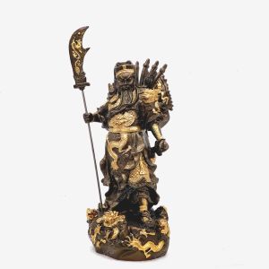 เทพเจ้ากวนอู ปาง 5 ธงยกทัพ ประทับฐานมังกร ฐานกว้าง 7 นิ้ว องค์สูง 13 นิ้ว เนื้อมวลสารแร่เหล็กน้ำพี้ จ.อุตรดิตถ์