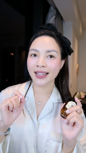 Tinh Chất Keo Ong Sữa Ong Chúa Hỗ Trợ Nuôi Dưỡng Da Mịn Màng Skinfood Royal Honey Propolis Enrich Essence 50ml
