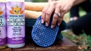 Pet Wonderland Dog Cat Rubber Brush Adjustable Bath Massage Comb Pet Hair Remover Soft Massage Brush Grooming Tool Pet Shop Sore Accessories Sale Ivan Home 5 Colors