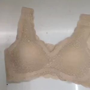Onefashionmall Bra Busa Model Renda Brukat Floral Seamless Sports Bra Lace BH Push Up Pakaian Dalam Wanita BR065