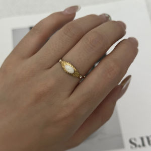 Stainless Steel Ring For Women Vintage Imitation Pearl Shell Crystal Zircon Twisted Hollow Knuckle Finger Ring Party Jewelry