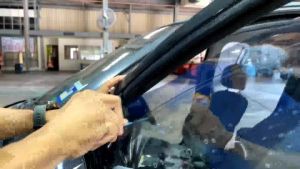 Tinted Kereta DIY Tahan Panas IRR 85% UVR 99% ( CERAMIC HD )