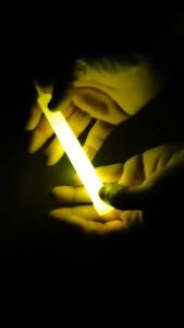 Que phát sáng Glory phát sáng trong bóng tối Que dài 15cm (1 que) - dụng cụ phát sáng đồ chơi phát sáng (Cam)