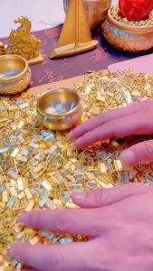 100PCS Emas Batang Palsu 13*06cm Emas Batang Mainan Bahan Paduan Mini Fake Gold Bar Untuk Props Hiasan Feng Shui Rumah