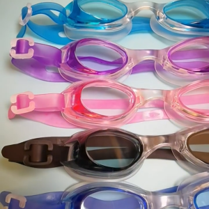 แว่นตาว่ายน้ำ แถมที่อุดหู HD เพื่อความปลอดภัย สําหรับเด็ก และผู้ใหญ่ แว่นตาว่ายน้ําผู้ใหญ่ แว่นกันน้ํา