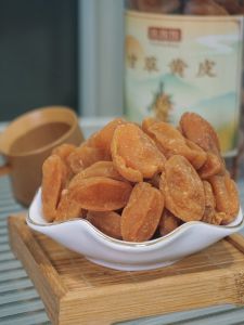 Guangdong Bamboo Salt Yellow Peel Original Flavor Nuclear-Free Dried Fruit Snacks Dehydrated Honeyed Plums And Apricots