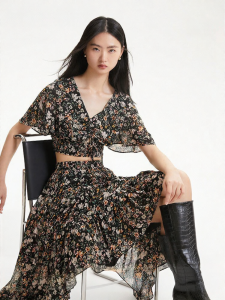 Vero Moda | Áo Ngắn In Họa Tiết Cổ V Có Dây Rút