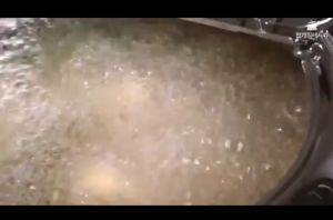 Nồi Chiên Ngập Dầu Casani Fryer Pot Lò Chiên Nhiều Dầu Nồi Chiên Ngập Dầu Dung Tích 2.2L Và 3.3L Thiết Kế Sâu Lòng Đáy Nồi Với 3 Lớp Thép Không Gỉ Cao Cấp Tương Thích Với Các Loại Bếp Đồng Hồ Đo Nhiệt Gắn Trên Nồi Nhập Khẩu Đức Bảo Hành 12 Tháng