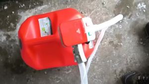 Portable Electric Fuel Transfer Pump Battery Powered Hand Nozzle for Gasoline Diesel Flexible Hose Car Fuel Pump