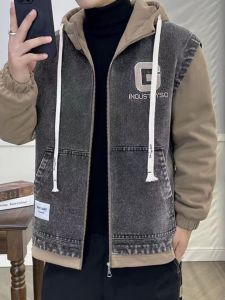 เสื้อแจ็คเก็ตยีนส์มีฮู้ดคล้ายใส่สองชิ้นสำหรับวัยรุ่นเสื้อแจ็คเก็ตนักเรียนหล่อเท่อินเทรนด์แนวเกาหลีสำหรับผู้ชายเสื้อสเวตเตอร์เย็บติดกันแบบฤดูใบไม้ร่วงและฤดูหนาว