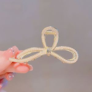 Elegant Medium Size Pearl Butterfly Knot Hair Clip Womens Shark Tail Hair Clip Fashionable Hair Accessories Elegant Feeling