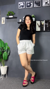Hotpants Crinkle Pendek Wanita Jumbo Celana Hotpants Highwaist Korean Style Celana Pendek Polos Saku Depan Terbaru Celana Pendek Wanita Bahan Crinkle Premium Celana Santai Sehari Hari