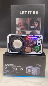 V1ลําโพงไร้สาย V5.3 ลําโพงทรงพลังRGB ไฟ LED ไร้สายซับวูฟเฟอร์สเตอริโอ 3มิติ โพงขนาดเล็กกลางแจ้งแบบพกพา