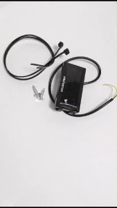 Voltmeter Digital Motor Slim Tahan Air Pemberitahuan Tegangan Rendah