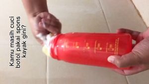 Tongkat Spons Sponge Sikat Pembersih Botol Susu Bayi Gelas Termos SKB