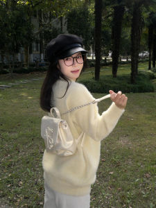 White Mini Chain Dual Shoulder Bag Womens Commuter Bag Soft PU Leather Magnetic Closure Dumpling Shape Spring 25 New Design