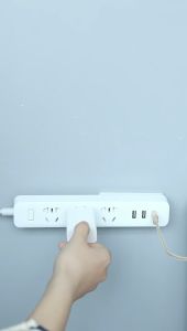 Promo Diskon Holder Stop Kontak Alat Kait Tempel Dinding Tembok Colokan Steker