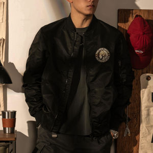 แจ็คเก็ตบิน MA1 สำหรับผู้ชาย ทรงบาง ฤดูใบไม้ร่วง 2025 สไตล์ย้อนยุค สวมใส่สบาย แจ็คเก็ตสปอร์ต แจ็คเก็ตแบบสวมหัว