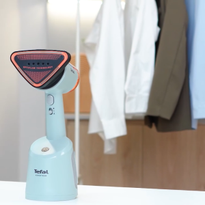 Tefal เครื่องรีดผ้าไอน้ำสุญญากาศ Garment Handheld AeroSteam สี Eucalyptus รุ่น DT9814F0