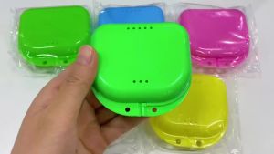 40Pcs Dental Denture Tray Box Dental Orthodontic Retainer Case Plastic Teeth Container Denture Box False Teeth Protective Case