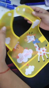 ผ้าซับน้ำลายแบบมีกระดุมรูปสัตว์ กันน้ำได้ ผ้าPEVA สำหรับ 0-2ขวบ YY201