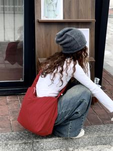 Nylon Canvas Slant Crossbody Bag Womens Underarm Bag Red Design Sense Wrinkle Shoulder Strap Stripe Underarm Bag