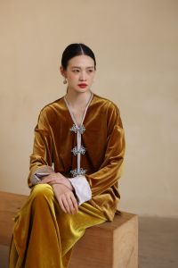 Taoran New Chinese Style Womens Top Coat Buttoned Wedding Morning Robe Traditional National Style round Neck Velvet Jacket