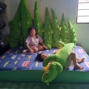 Gấu Bông Cá Sấu Khổng Lồ Siêu Mềm 145cm | Ôm Ngủ Cực Đã Nhìn Là Muốn “Bế Về Nuôi” 🐊💚