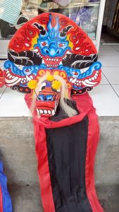 Mainan tradisional caplokan devil alusan kayu no.2 kain panjang barongan jaranan kuda lumping