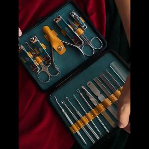 10pcs/Set Professional Nail Clipper Portable Splash Proof Nail Scissors Manicure Pedicure Tool and Earpick Set Fingernails Toenails Care Manicure Sets Pedicure Kits